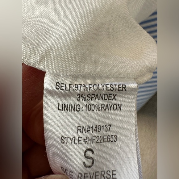 🛍️ HYFVE open back dress with ruffle bottom new condition. - Picture 6 of 7